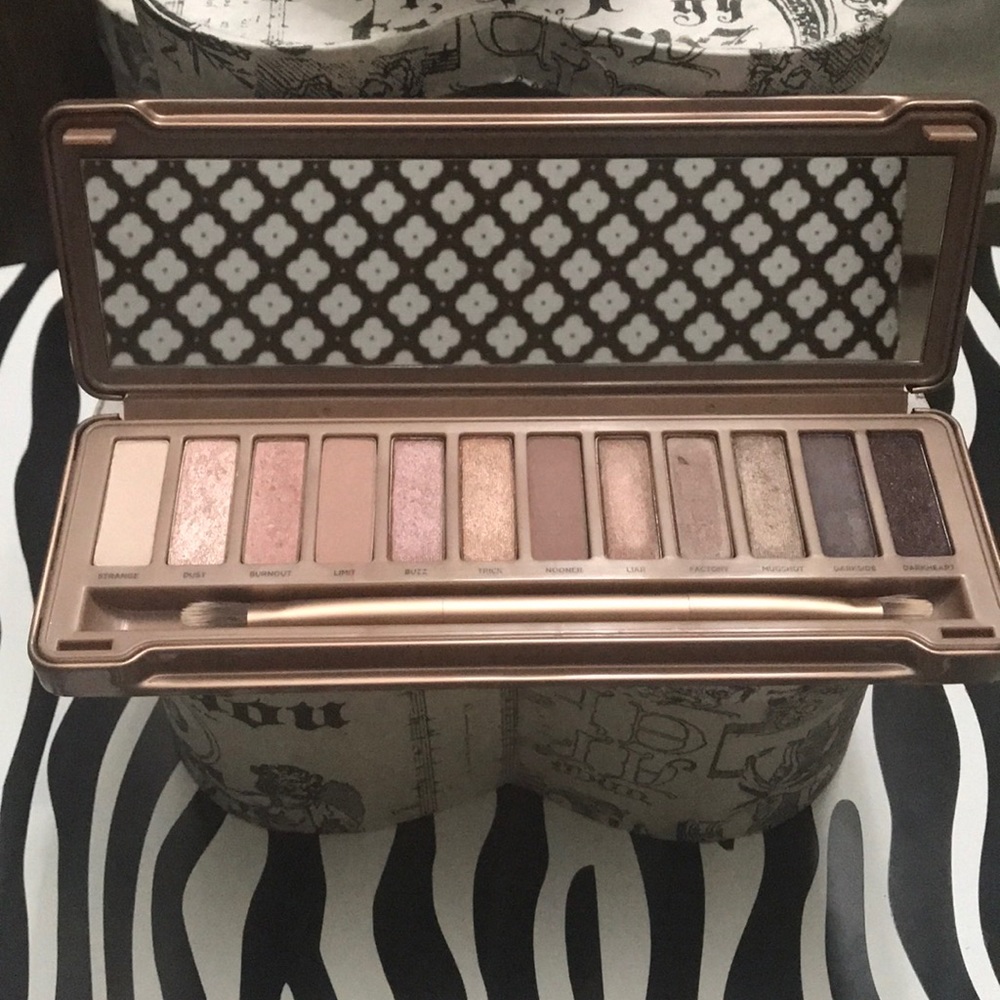 URBAN DECAY Naked 3 eyeshadow pallet
